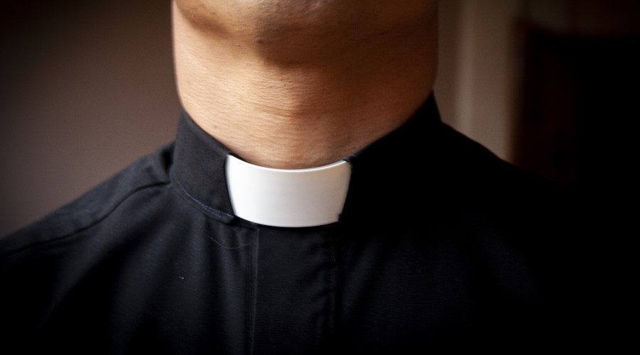 Imagen referencial de un sacerdote. Crédito: Cathopic / Misioneros Servidores de la Palabra